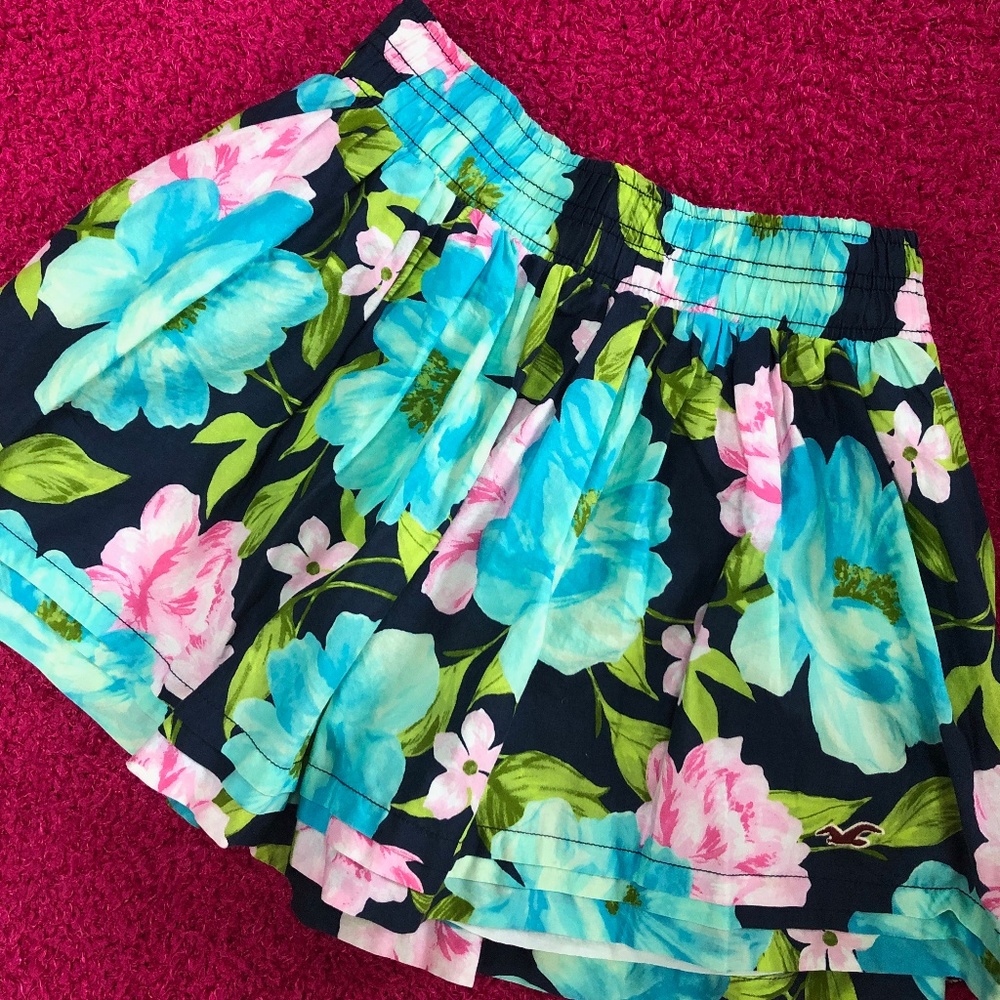 Women's Hollister Floral Short Skirt